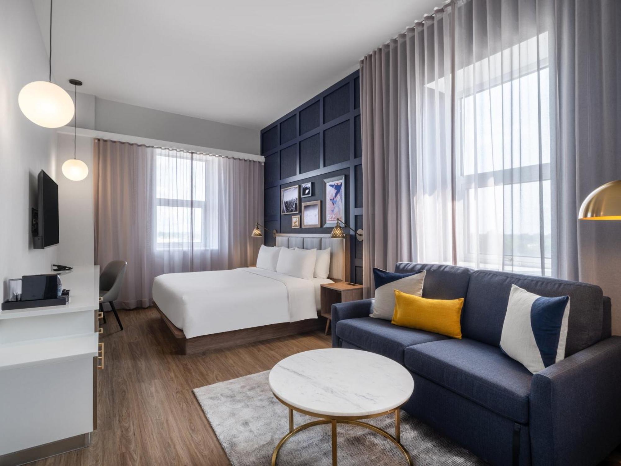 Voco Fiorello - Laguardia East By Ihg Ню Йорк Екстериор снимка
