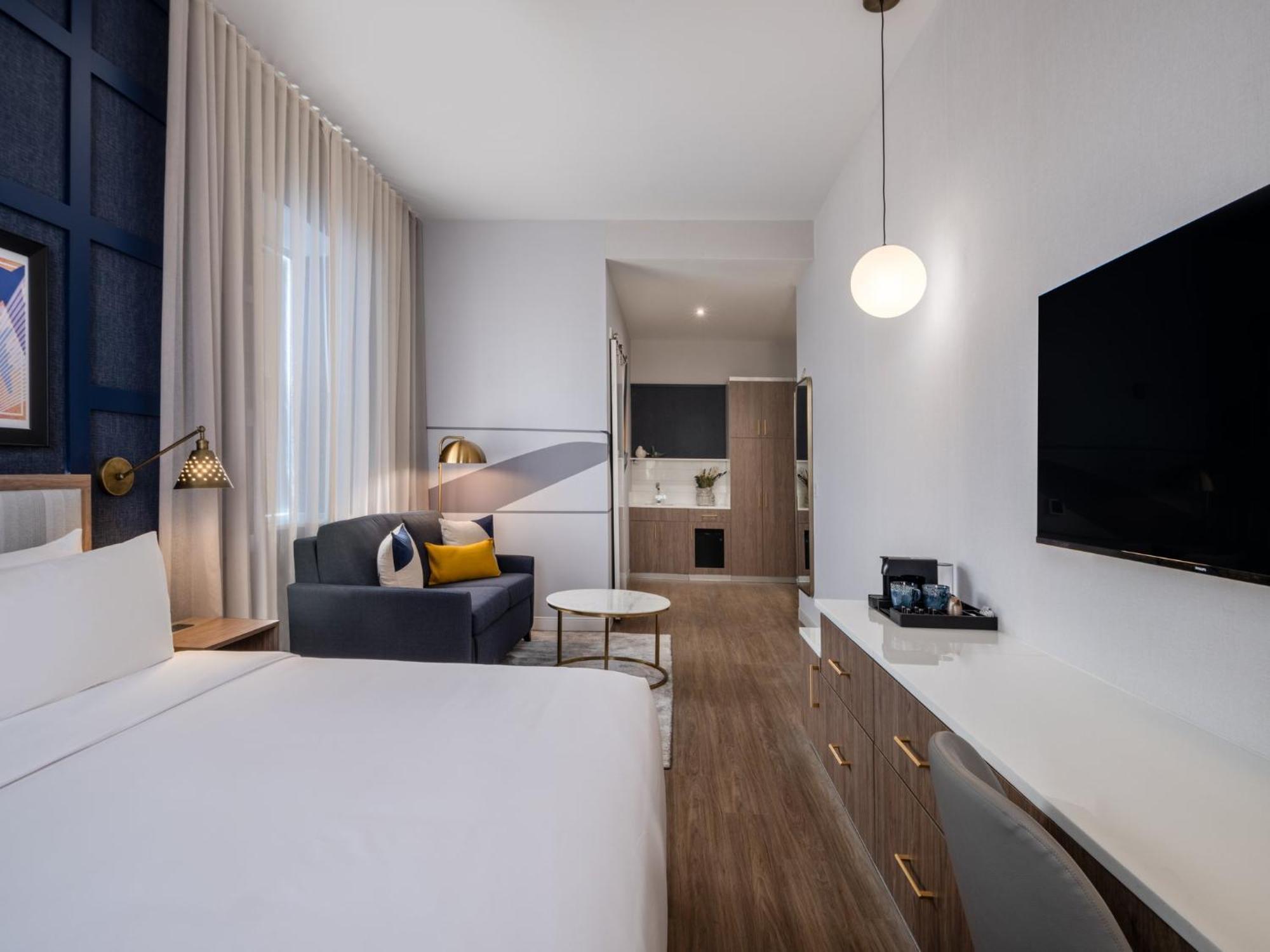 Voco Fiorello - Laguardia East By Ihg Ню Йорк Екстериор снимка