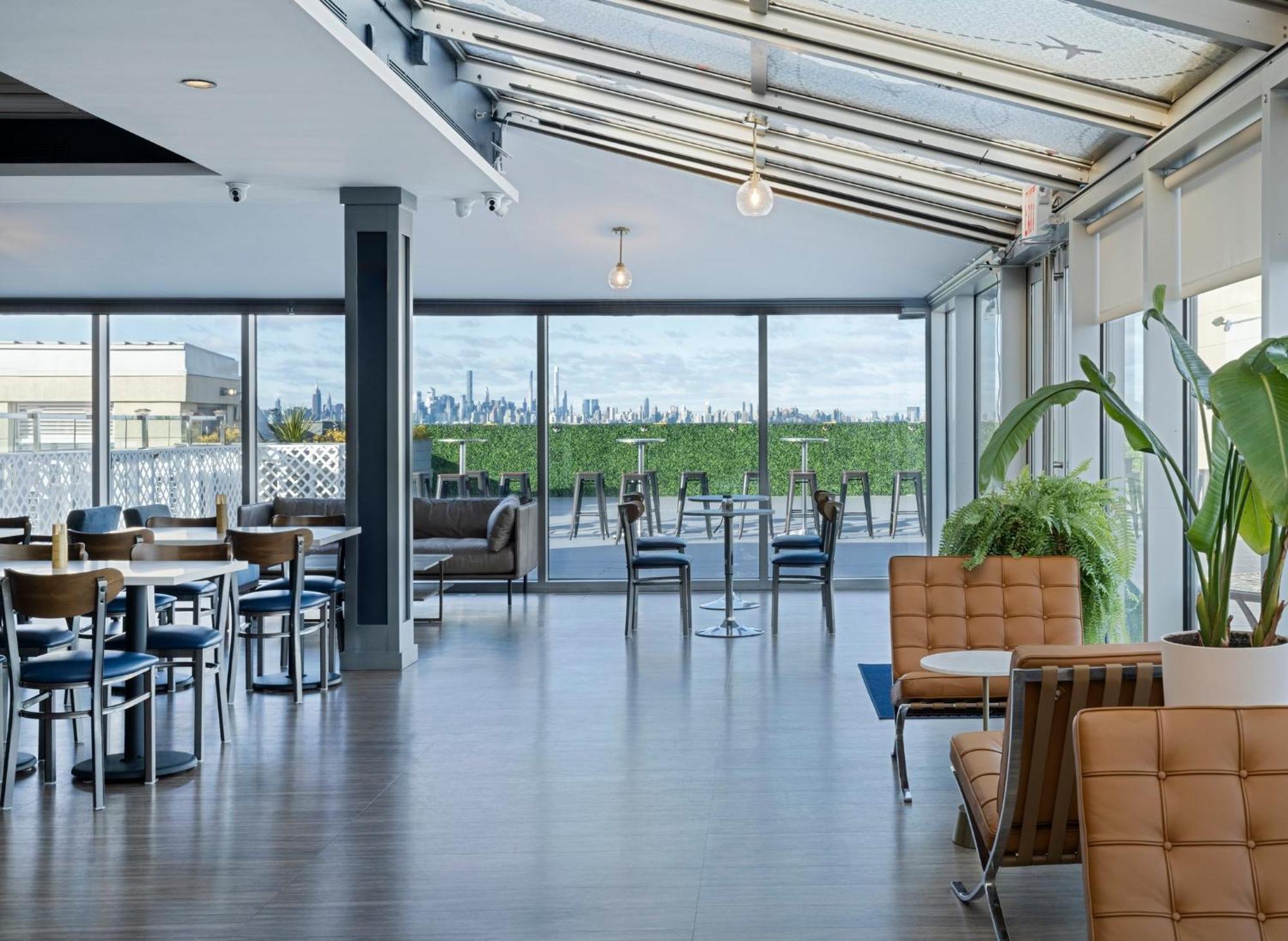 Voco Fiorello - Laguardia East By Ihg Ню Йорк Екстериор снимка