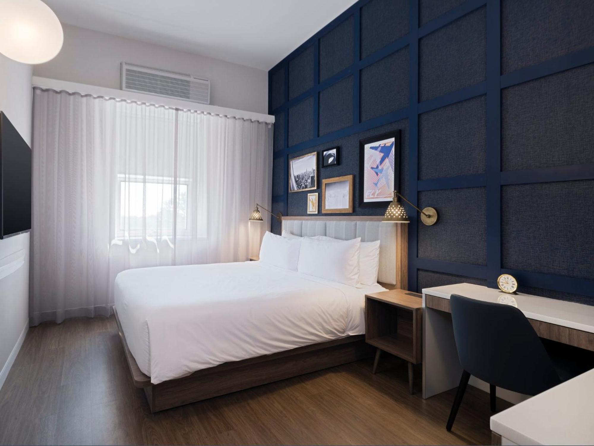 Voco Fiorello - Laguardia East By Ihg Ню Йорк Екстериор снимка